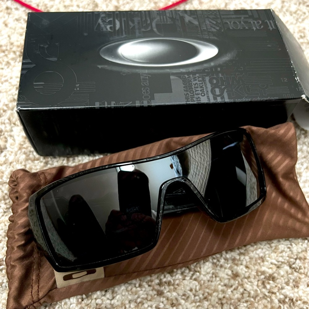 USA made Oakley Oil Rig sunglasses